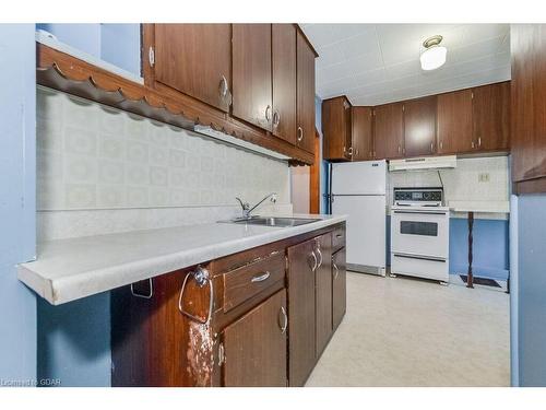 19 Peel St W Street W, Alma, ON - Indoor Photo Showing Kitchen