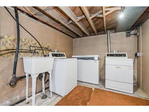 19 Peel St W Street W, Alma, ON - Indoor Photo Showing Laundry Room