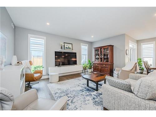 43 Moynihan Place, Elora, ON - Indoor Photo Showing Living Room