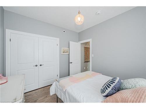 43 Moynihan Place, Elora, ON - Indoor Photo Showing Bedroom