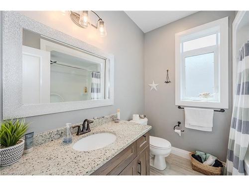 43 Moynihan Place, Elora, ON - Indoor Photo Showing Bathroom