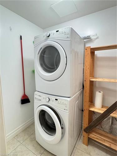 1508-160 Macdonell Street, Guelph, ON - Indoor Photo Showing Laundry Room