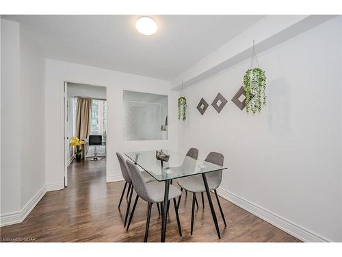 806-115 Hillcrest Avenue, Mississauga, ON - Indoor Photo Showing Dining Room