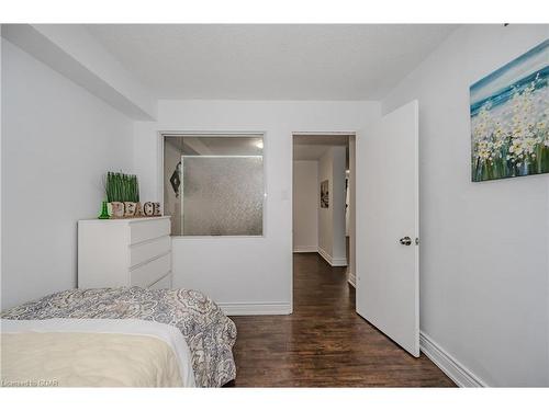 806-115 Hillcrest Avenue, Mississauga, ON - Indoor Photo Showing Bedroom