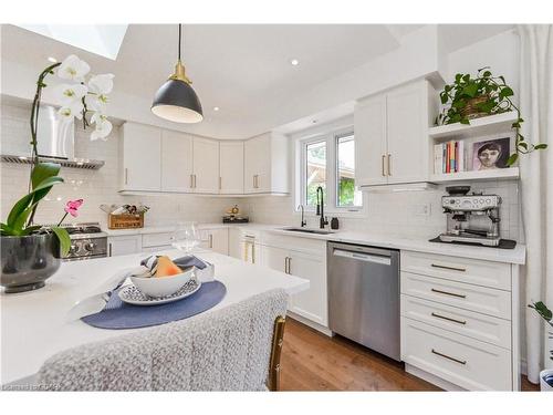 131 Millford Crescent, Elora, ON - Indoor Photo Showing Kitchen With Upgraded Kitchen