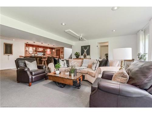 131 Millford Crescent, Elora, ON - Indoor Photo Showing Living Room