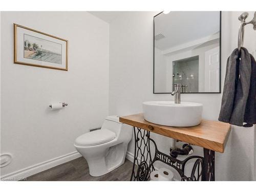 131 Millford Crescent, Elora, ON - Indoor Photo Showing Bathroom