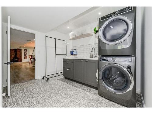 131 Millford Crescent, Elora, ON - Indoor Photo Showing Laundry Room