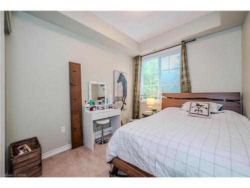 113-1440 Gordon Street, Guelph, ON - Indoor Photo Showing Bedroom