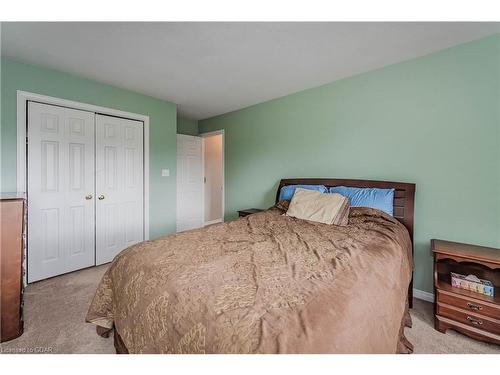 41 Bathgate Drive, Guelph, ON - Indoor Photo Showing Bedroom