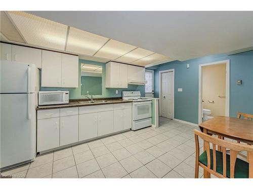 41 Bathgate Drive, Guelph, ON - Indoor Photo Showing Kitchen With Double Sink