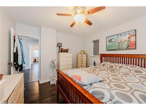 127 Mill Street, Kitchener, ON - Indoor Photo Showing Bedroom