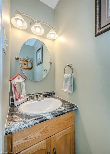 77 Hill Trail, Guelph, ON - Indoor Photo Showing Bathroom