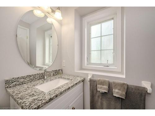 77 Hill Trail, Guelph, ON - Indoor Photo Showing Bathroom