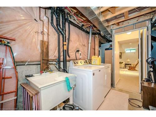 77 Hill Trail, Guelph, ON - Indoor Photo Showing Laundry Room