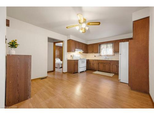 39 Crimea Street, Guelph, ON - Indoor Photo Showing Kitchen