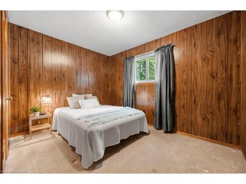 39 Crimea Street, Guelph, ON - Indoor Photo Showing Bedroom