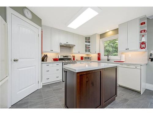 35 Inglewood Drive, Brampton, ON - Indoor Photo Showing Kitchen