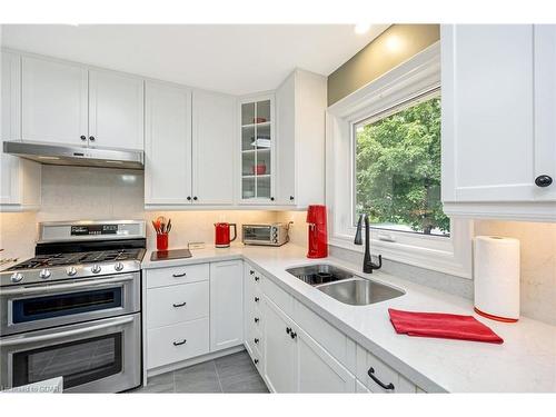 35 Inglewood Drive, Brampton, ON - Indoor Photo Showing Kitchen With Double Sink