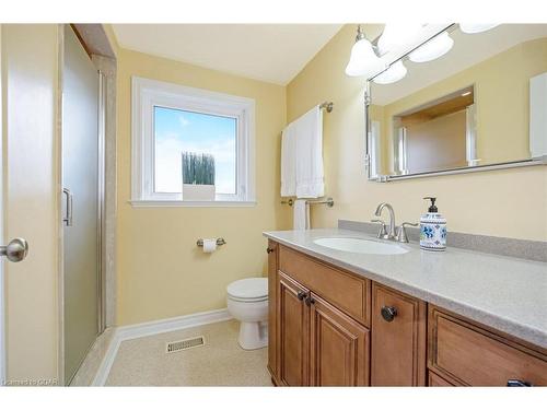 35 Inglewood Drive, Brampton, ON - Indoor Photo Showing Bathroom