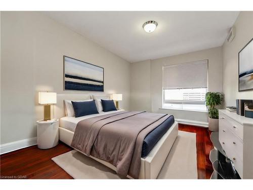 409-60 Old Mill Road, Oakville, ON - Indoor Photo Showing Bedroom