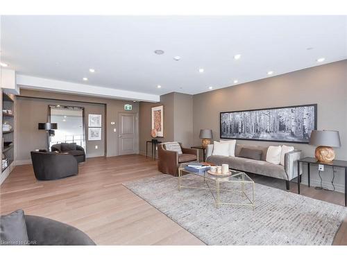 901-150 Wellington Street E, Guelph, ON - Indoor Photo Showing Living Room