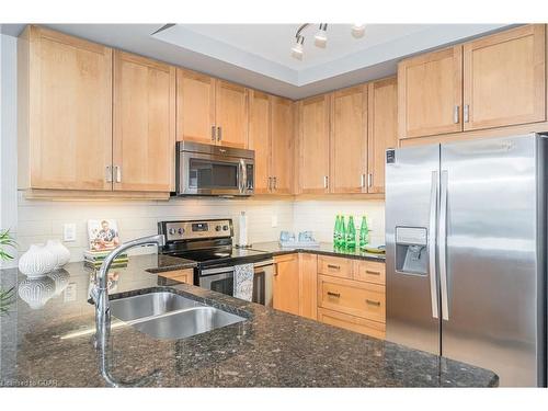 901-150 Wellington Street E, Guelph, ON - Indoor Photo Showing Kitchen With Double Sink With Upgraded Kitchen