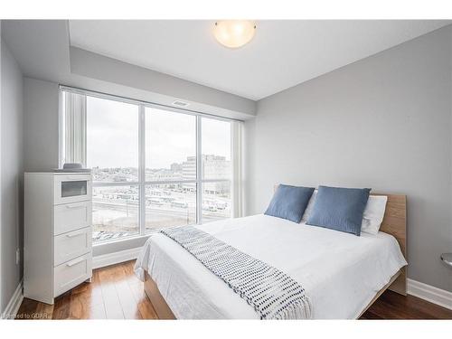 901-150 Wellington Street E, Guelph, ON - Indoor Photo Showing Bedroom