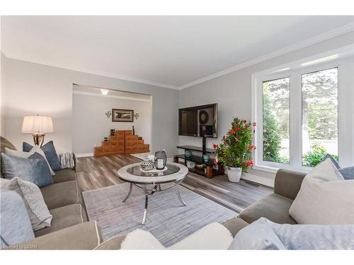 840 St George Street E, Fergus, ON - Indoor Photo Showing Living Room