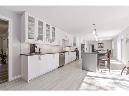 840 St George Street E, Fergus, ON - Indoor Photo Showing Kitchen With Upgraded Kitchen