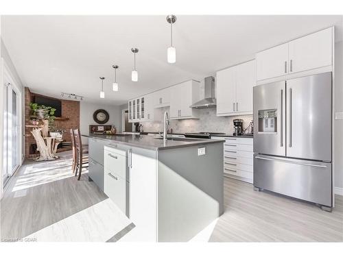 840 St George Street E, Fergus, ON - Indoor Photo Showing Kitchen With Upgraded Kitchen