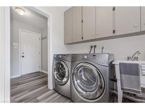 840 St George Street E, Fergus, ON - Indoor Photo Showing Laundry Room