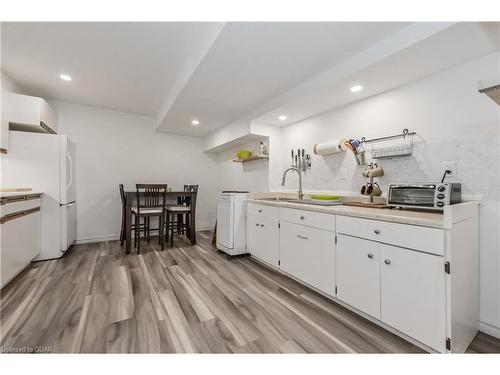 840 St George Street E, Fergus, ON - Indoor Photo Showing Kitchen