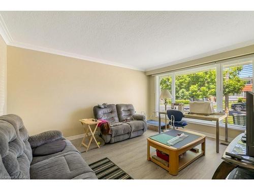 188 Alma Street N, Guelph, ON - Indoor Photo Showing Living Room