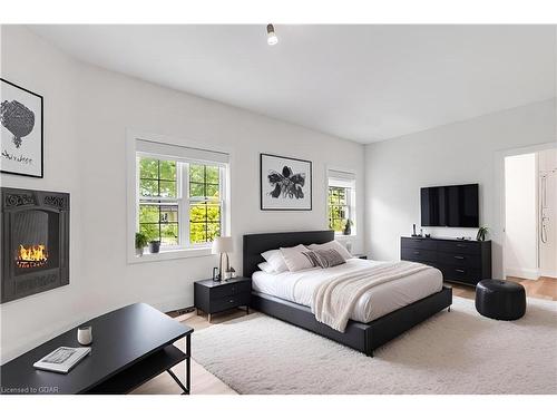 125 Richardson Street, Rockwood, ON - Indoor Photo Showing Bedroom