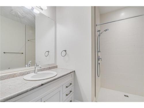 125 Richardson Street, Rockwood, ON - Indoor Photo Showing Bathroom