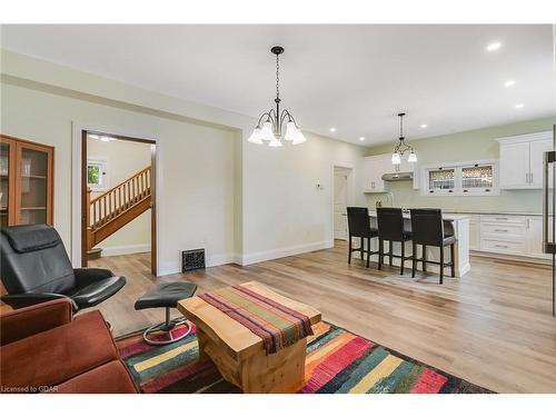 125 Richardson Street, Rockwood, ON - Indoor Photo Showing Living Room