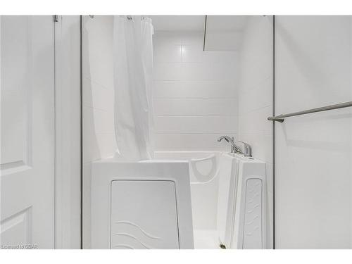 125 Richardson Street, Rockwood, ON - Indoor Photo Showing Bathroom