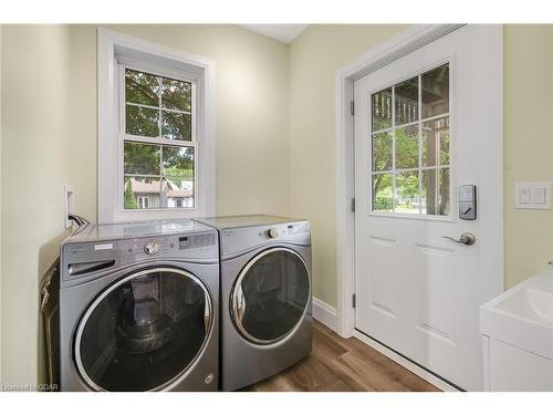 125 Richardson Street, Rockwood, ON - Indoor Photo Showing Laundry Room