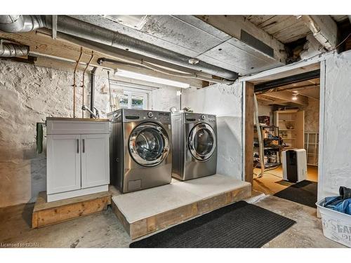 37 Shaw Avenue W, Cambridge, ON - Indoor Photo Showing Laundry Room