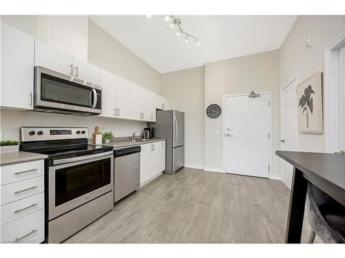 1109-716 Main Street East, Milton, ON - Indoor Photo Showing Kitchen