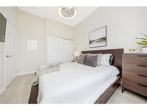 1109-716 Main Street East, Milton, ON - Indoor Photo Showing Bedroom