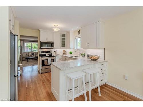 7 Beechlawn Boulevard, Guelph, ON - Indoor Photo Showing Kitchen