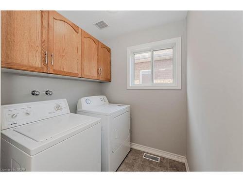 7 Beechlawn Boulevard, Guelph, ON - Indoor Photo Showing Laundry Room