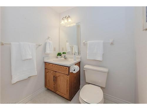 7 Beechlawn Boulevard, Guelph, ON - Indoor Photo Showing Bathroom