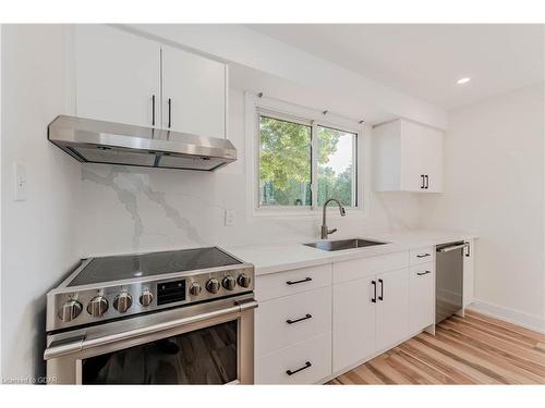 69 Hadati Road, Guelph, ON - Indoor Photo Showing Kitchen With Upgraded Kitchen