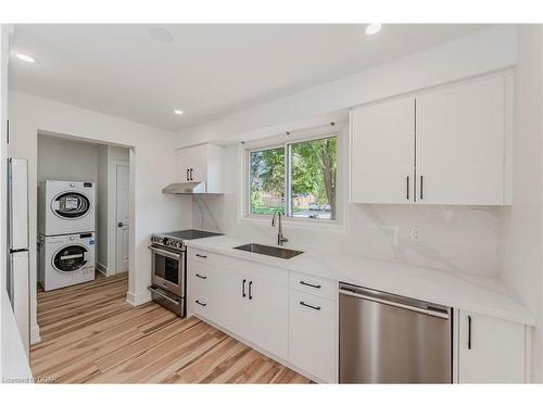 69 Hadati Road, Guelph, ON - Indoor Photo Showing Kitchen