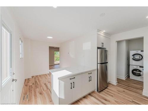 69 Hadati Road, Guelph, ON - Indoor Photo Showing Kitchen