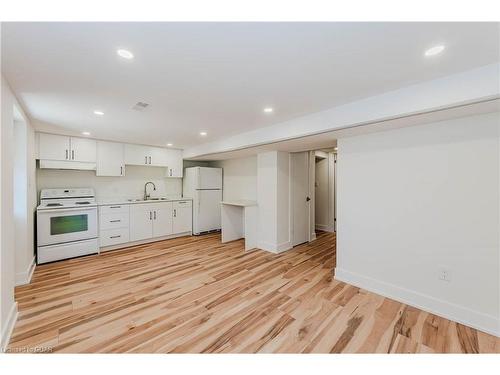 69 Hadati Road, Guelph, ON - Indoor Photo Showing Kitchen