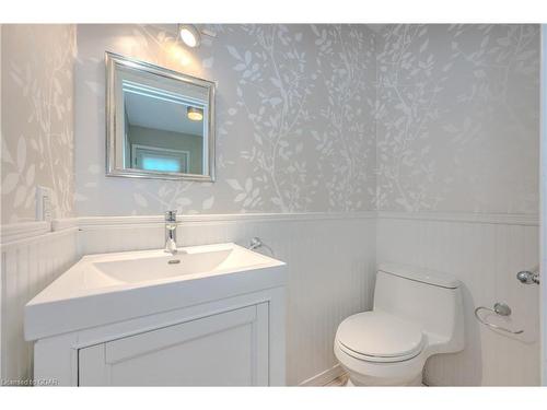 79 Lyon Avenue, Guelph, ON - Indoor Photo Showing Bathroom